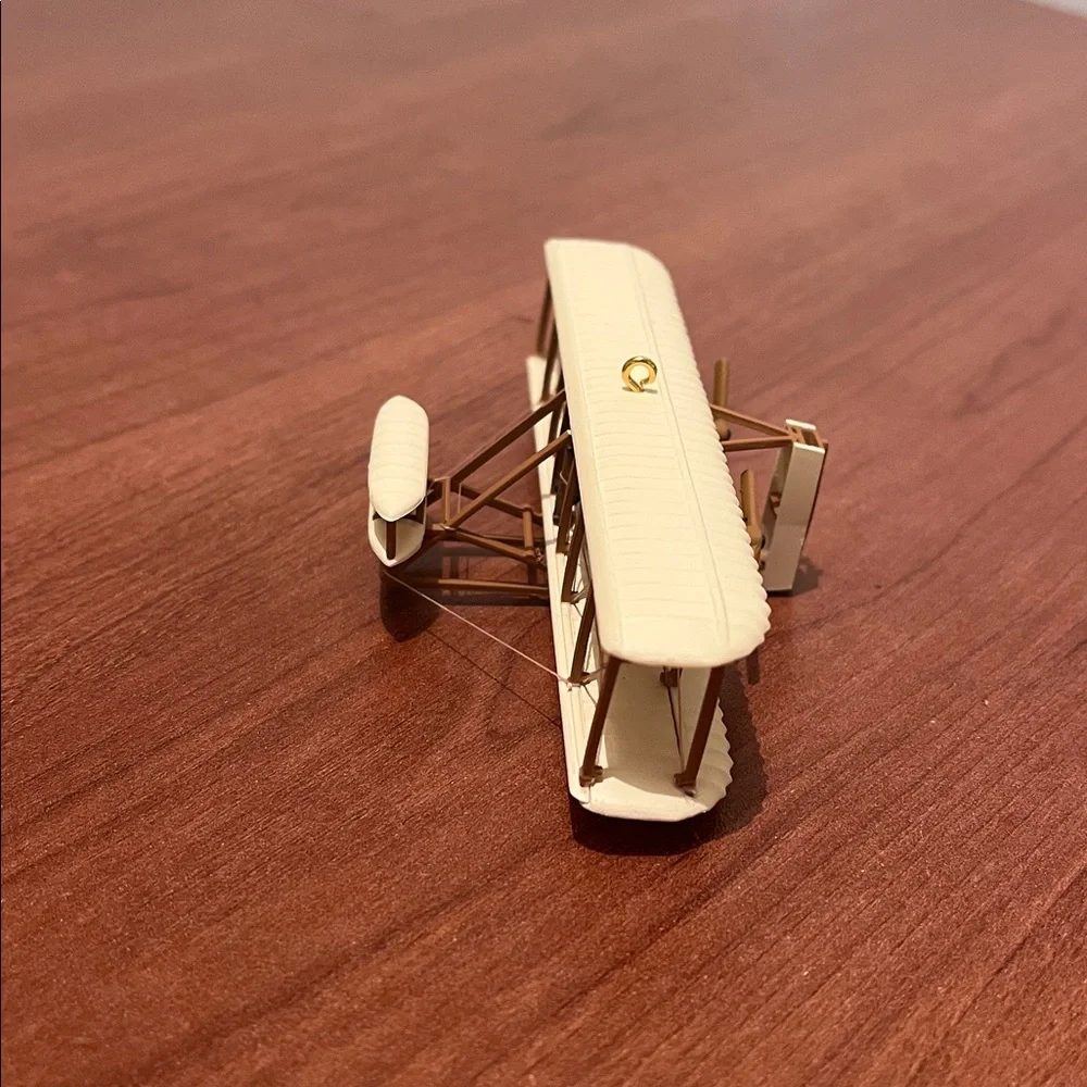 Hallmark like new
